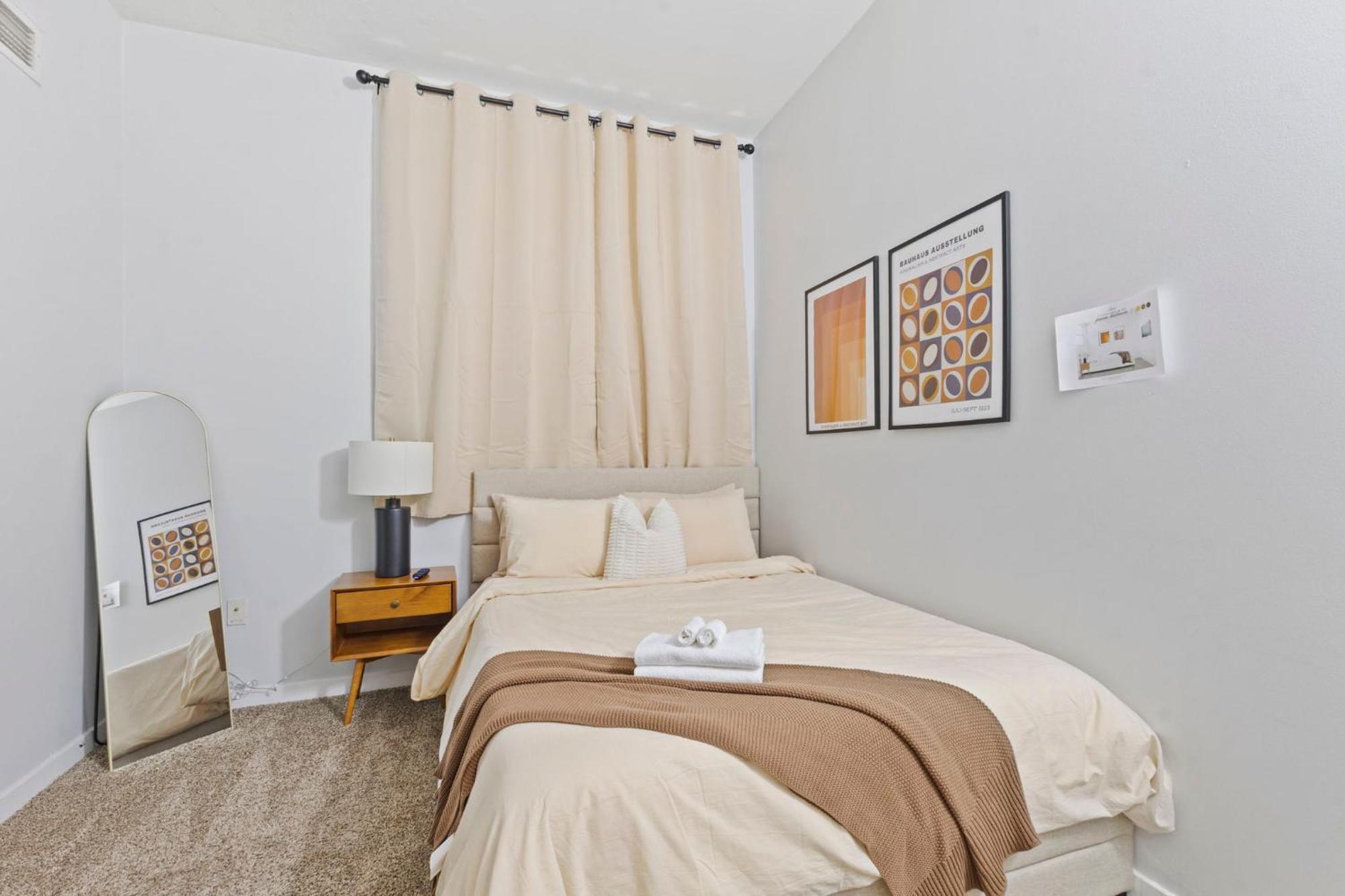 Indy City Loft - Convention Center - Sleeps 7 - Stadium Access インディアナポリス エクステリア 写真