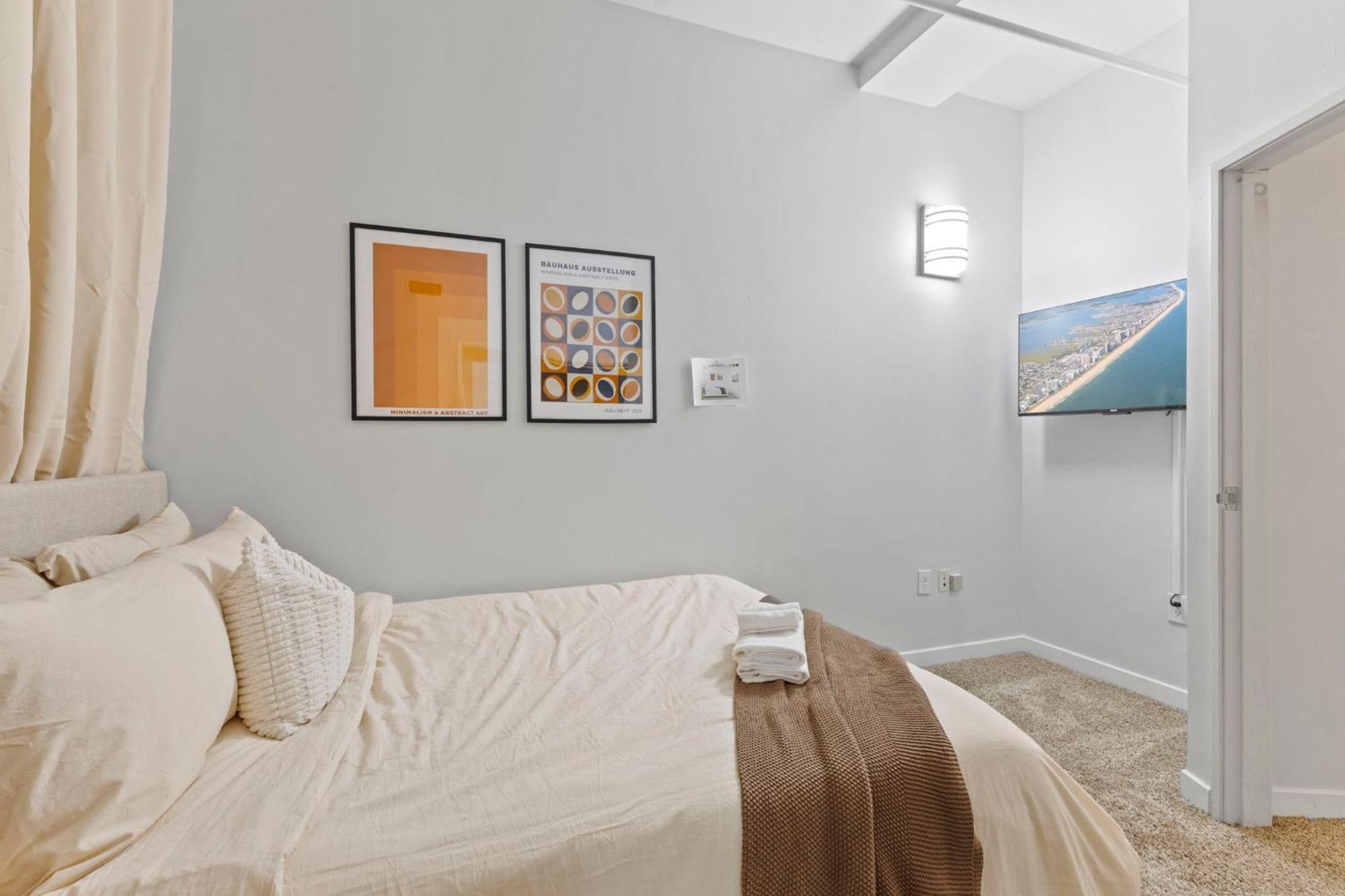 Indy City Loft - Convention Center - Sleeps 7 - Stadium Access インディアナポリス エクステリア 写真