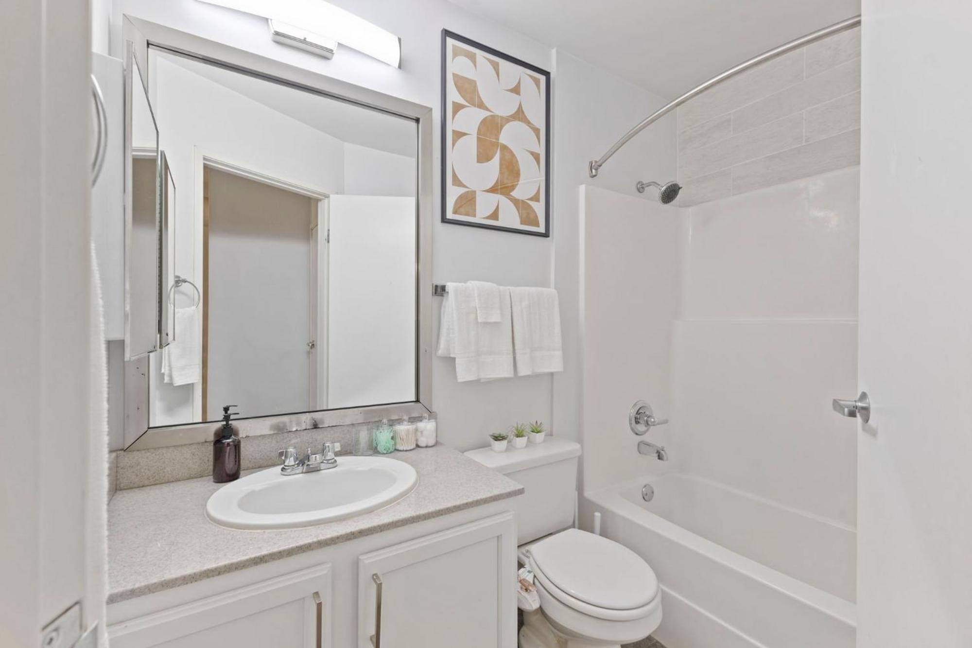 Indy City Loft - Convention Center - Sleeps 7 - Stadium Access インディアナポリス エクステリア 写真