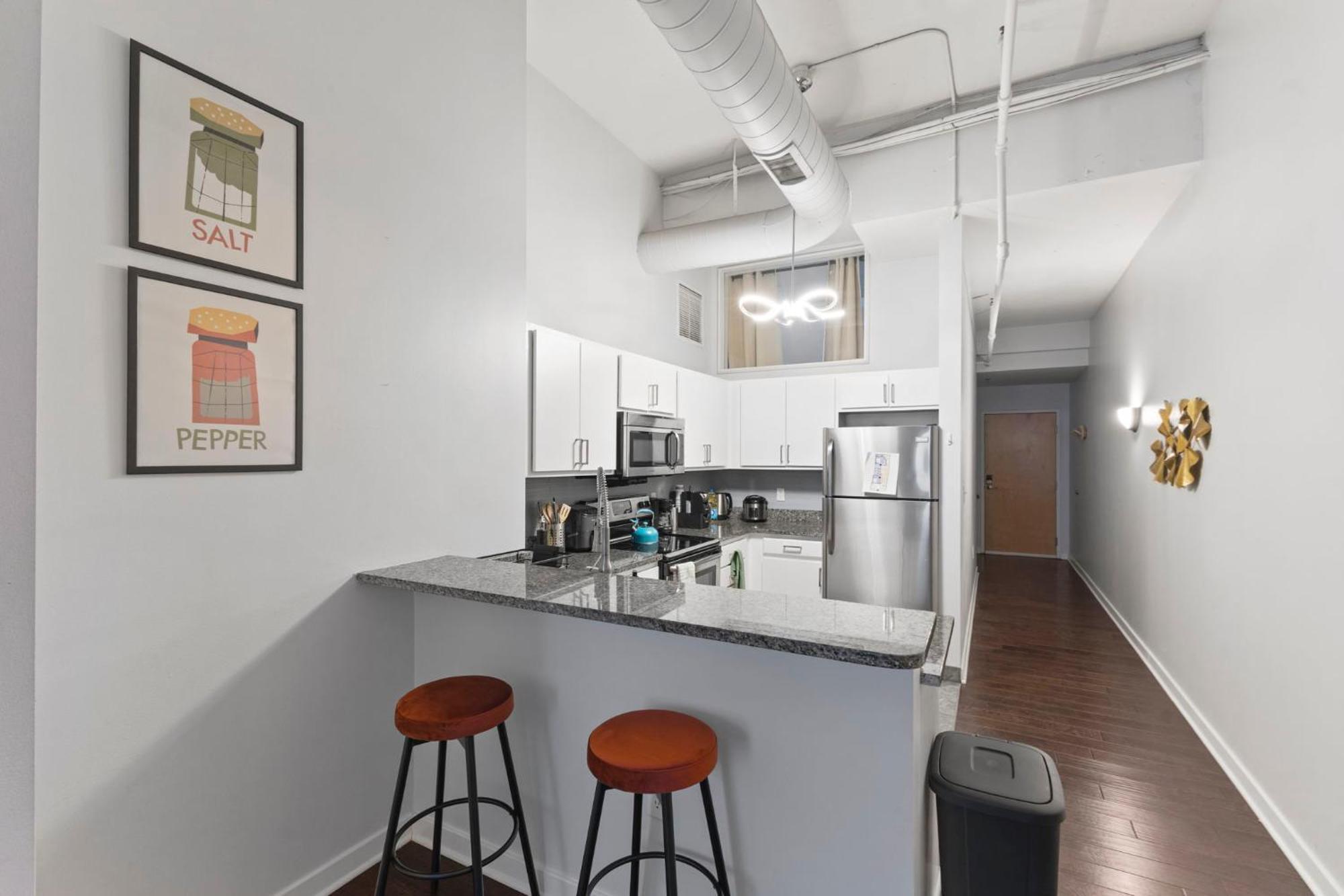 Indy City Loft - Convention Center - Sleeps 7 - Stadium Access インディアナポリス エクステリア 写真