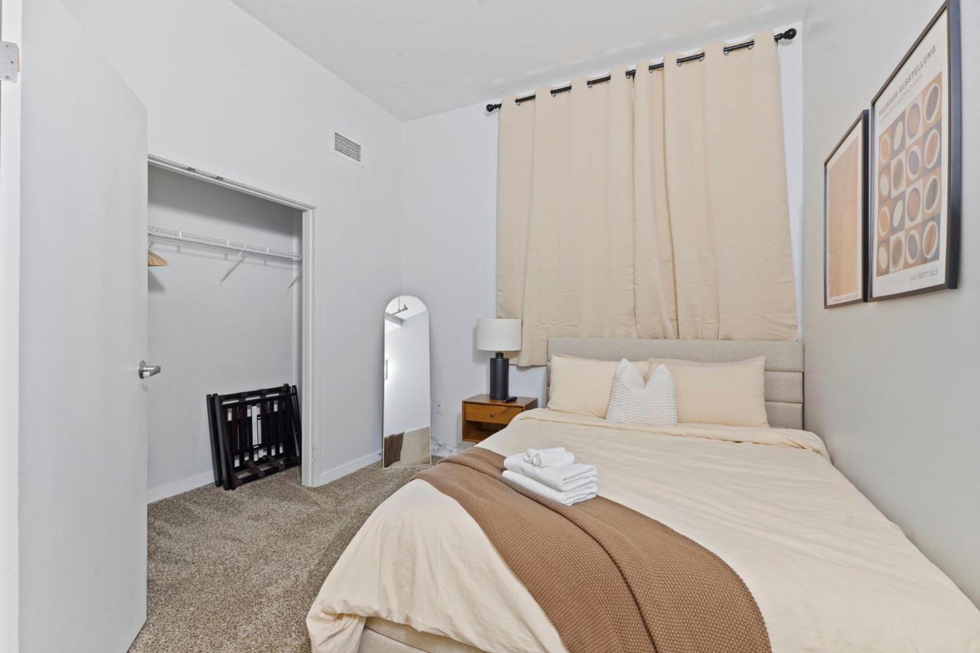 Indy City Loft - Convention Center - Sleeps 7 - Stadium Access インディアナポリス エクステリア 写真