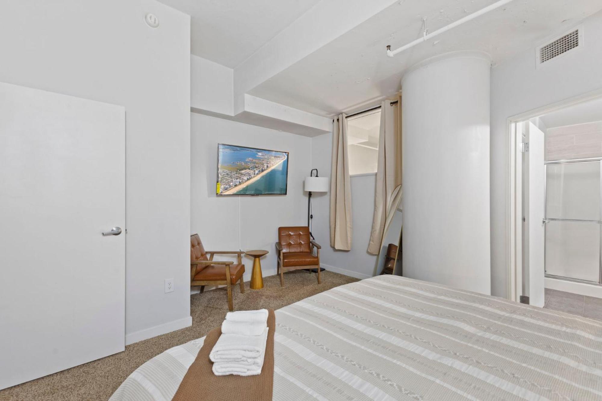 Indy City Loft - Convention Center - Sleeps 7 - Stadium Access インディアナポリス エクステリア 写真